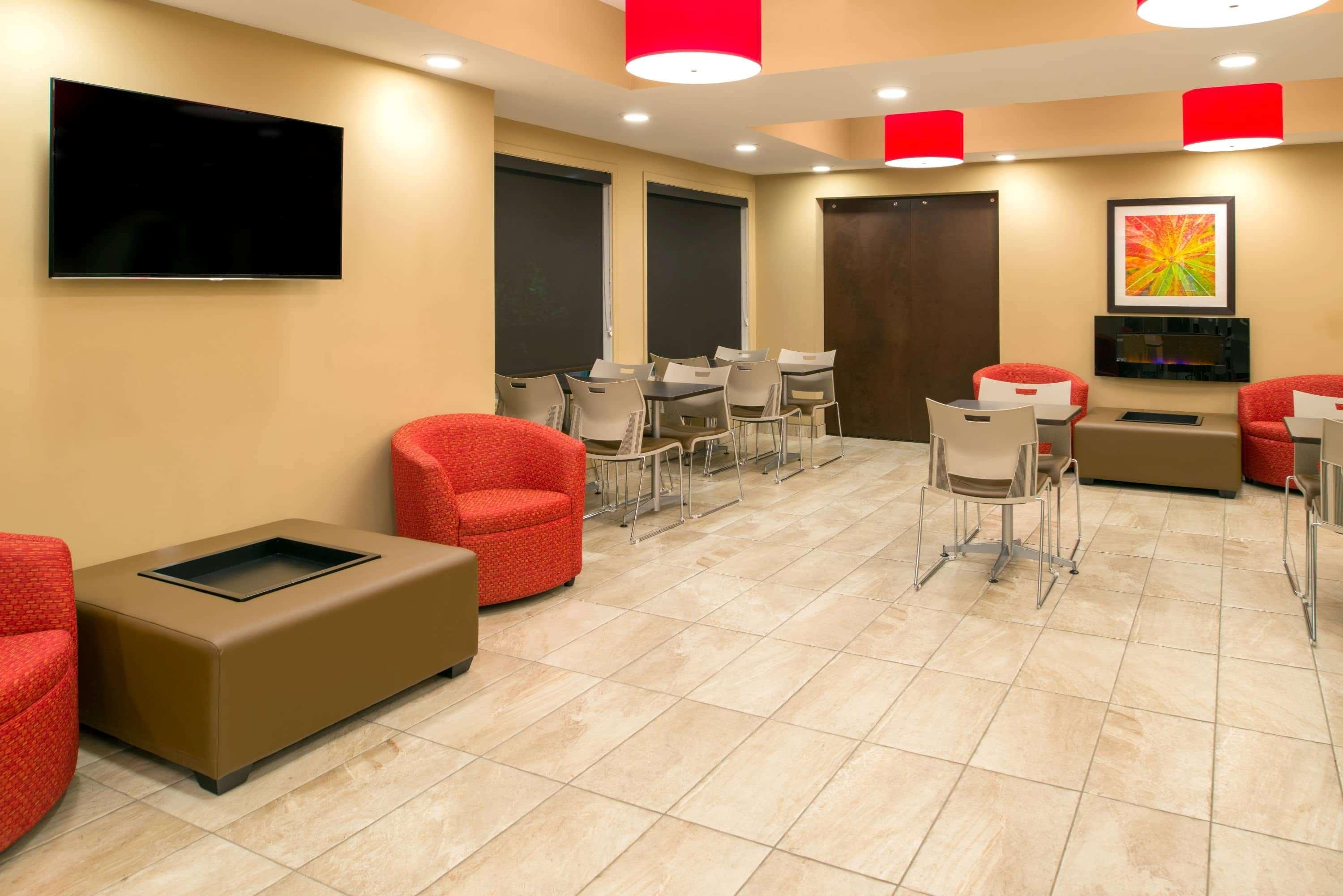 Microtel Inn & Suites By Wyndham Ред Дир Экстерьер фото